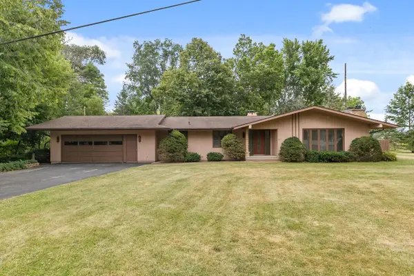 W6425 LAKEVIEW COURT, Menasha, WI 54952