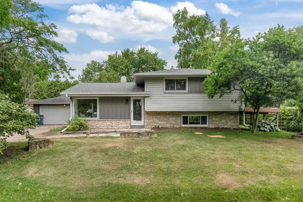 1655 S PARK AVENUE, Neenah, WI 54956