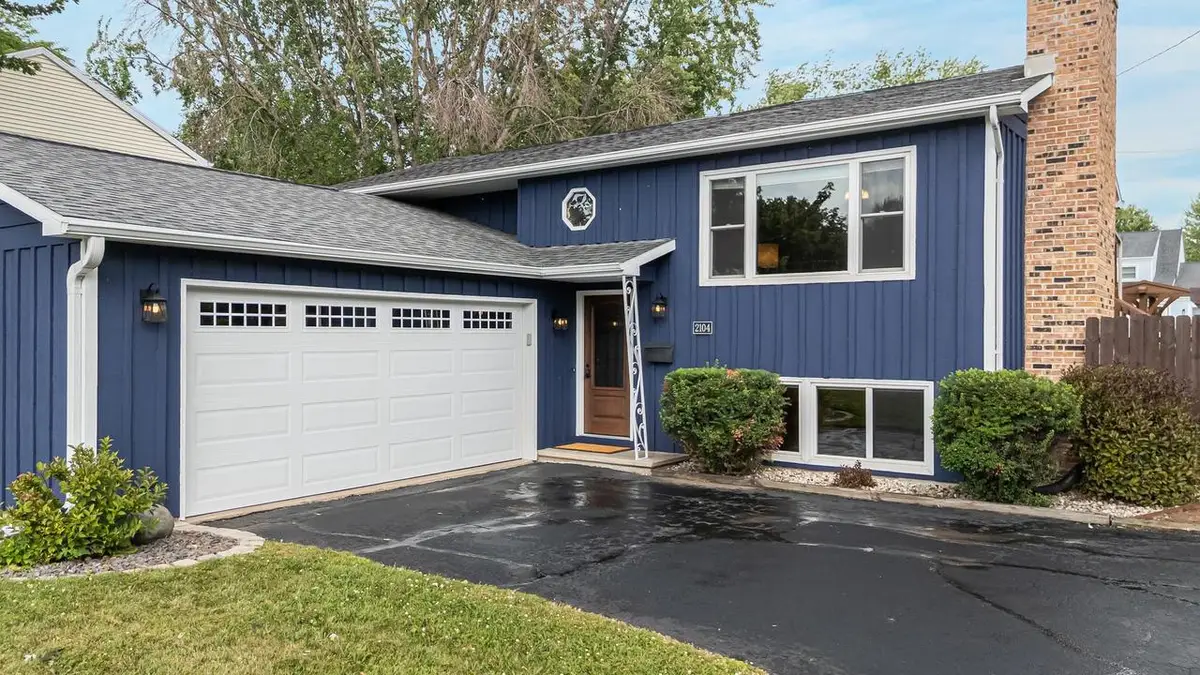 2104 HAZEL STREET, Oshkosh, WI 54901 - #1