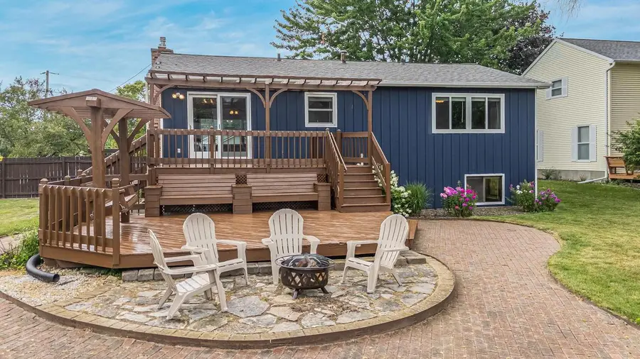 2104 HAZEL STREET, Oshkosh, WI 54901 - #3