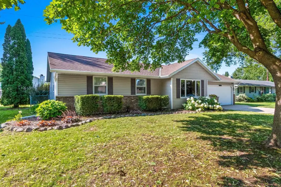 3008 GILBERT DRIVE, Green Bay, WI 54311 - #3