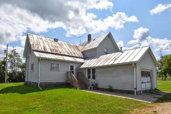 N6221 32ND AVENUE, Fremont, WI 54940