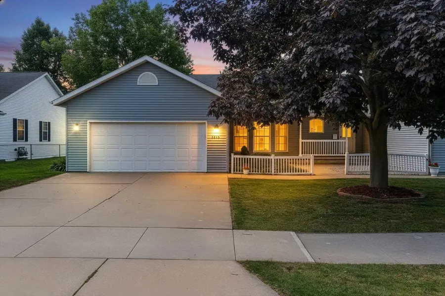 3303 E HEIDEMANN DRIVE, Appleton, WI 54915 - #2