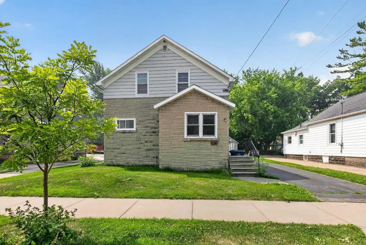 1129 W NEW YORK AVENUE, Oshkosh, WI 54901 - #1