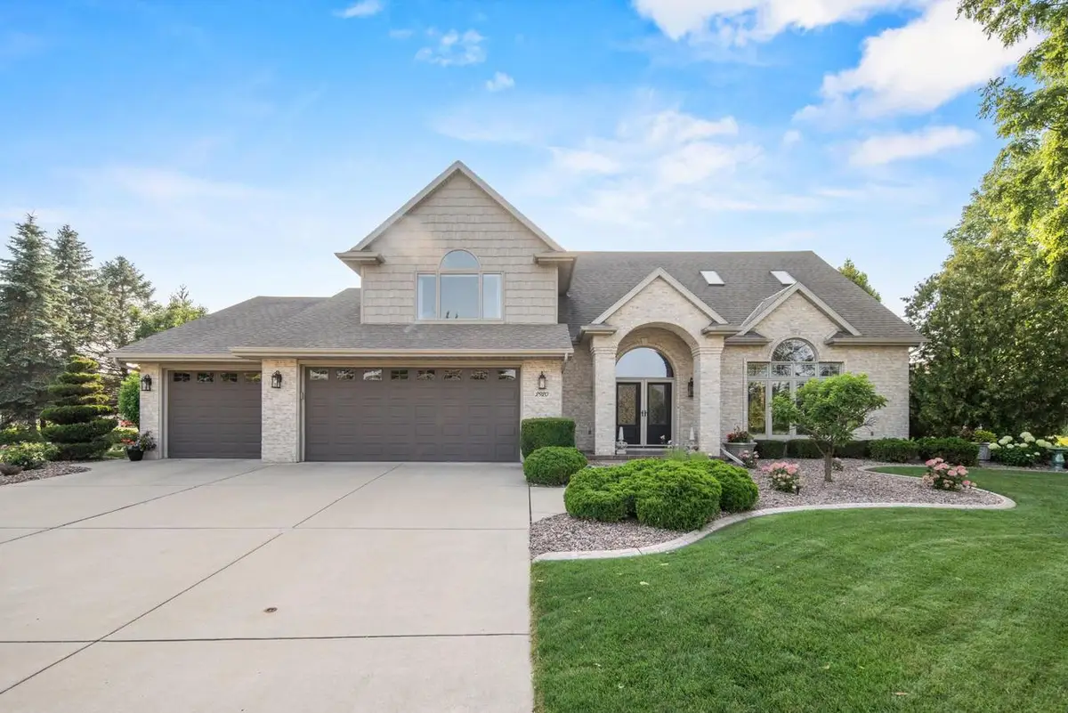 2920 CIRCLE OAKS LANE, Green Bay, WI 54313 - #1