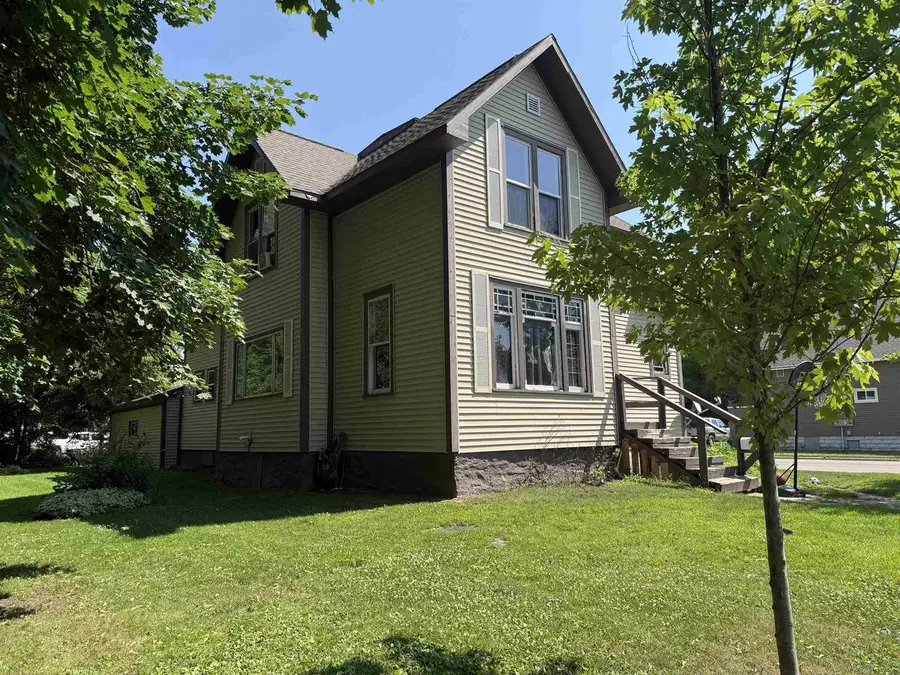 347 MADISON STREET, Oconto, WI 54153 - #2