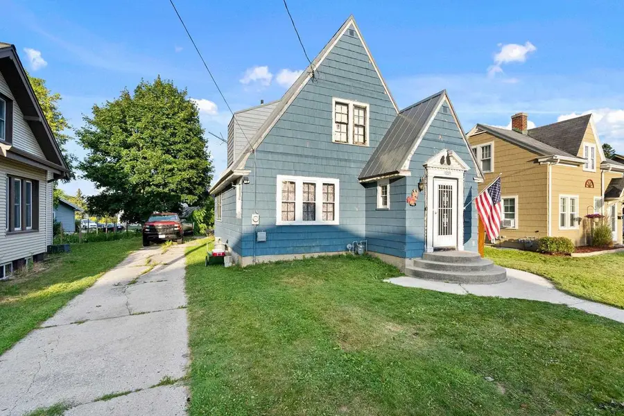 1009 N 12TH STREET, Manitowoc, WI 54220 - #2