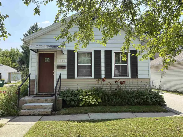 1202 STUART STREET, Green Bay, WI 54301