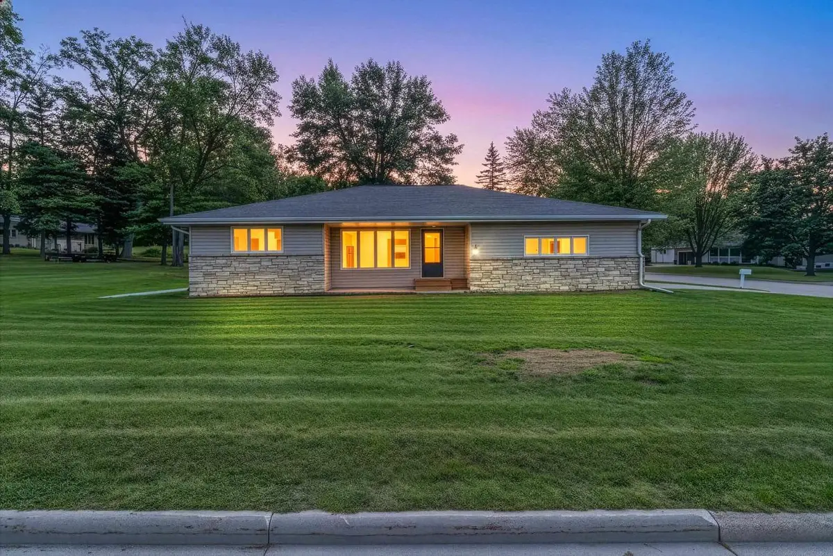 802 E RIDLINGTON AVENUE, Shawano, WI 54166 - #1