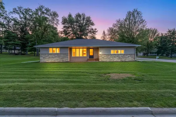 802 E RIDLINGTON AVENUE, Shawano, WI 54166