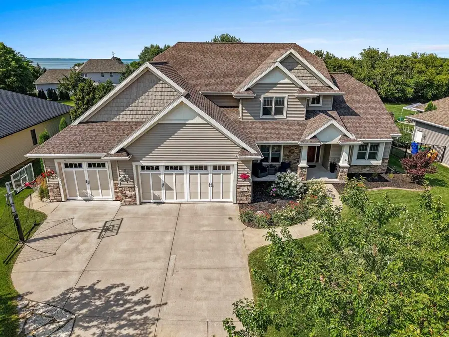 3351 COTTAGE HILL DRIVE, Green Bay, WI 54311 - #3