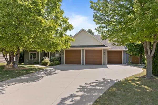 1841 MARTINGALE LANE, Neenah, WI 54956