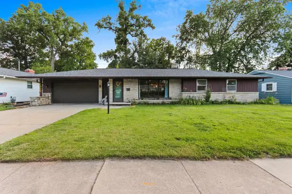1824 FIESTA LANE, Green Bay, WI 54302