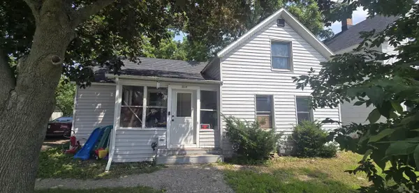 614 BROAD STREET, Oshkosh, WI 54901
