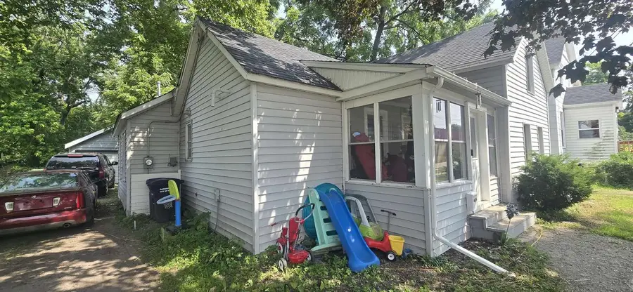 614 BROAD STREET, Oshkosh, WI 54901 - #2