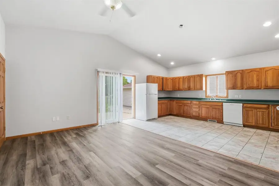 111 E FOLLET STREET, Fond Du Lac, WI 54935 - #3