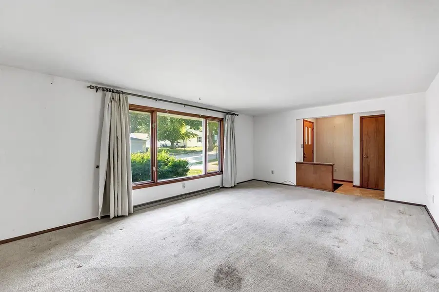 2056 ZEISE AVENUE, Green Bay, WI 54302 - #3