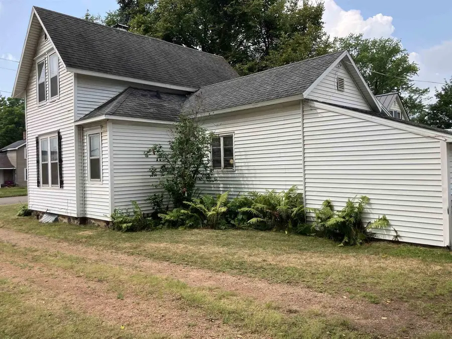 809 WARE STREET, Waupaca, WI 54981 - #2