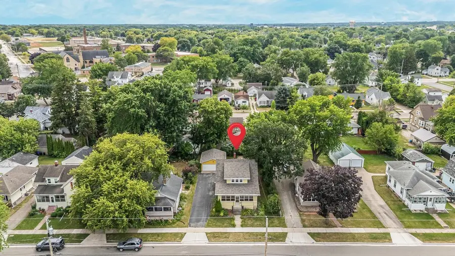 429 E COLUMBIAN AVENUE, Neenah, WI 54956 - #3