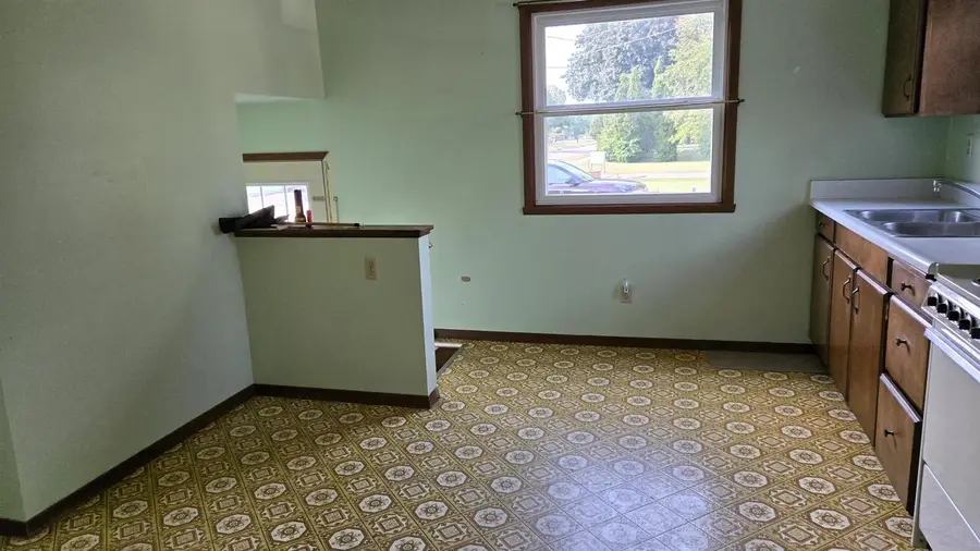 135 E SCOTT STREET, Fond Du Lac, WI 54935 - #3