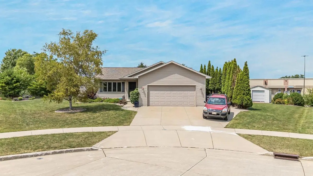 365 LILAC STREET, Oshkosh, WI 54902 - #1