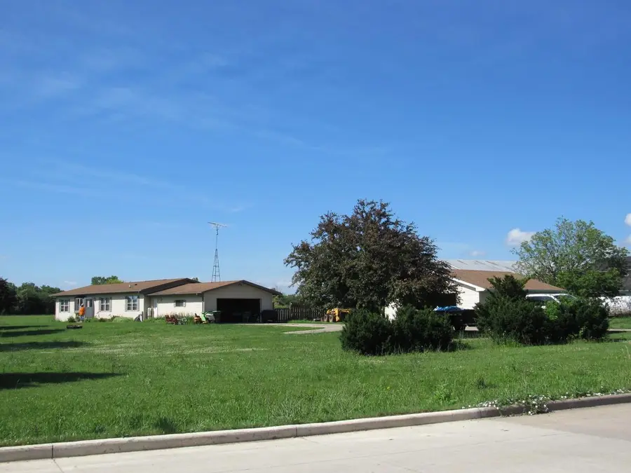 251 W RIPPLE AVENUE, Oshkosh, WI 54902 - #2