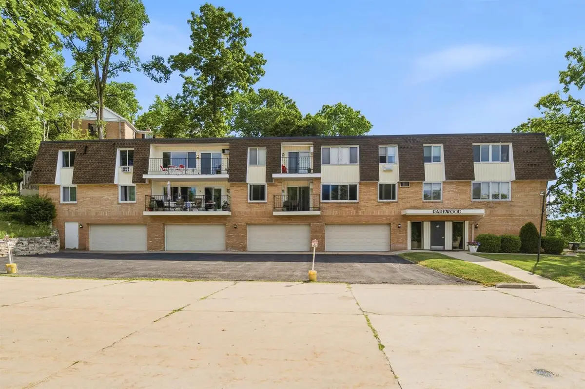 10 GREEN BAY COURT  #205, Appleton, WI 54911 - #1