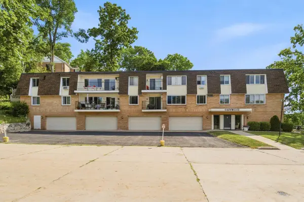 10 GREEN BAY COURT  #205, Appleton, WI 54911