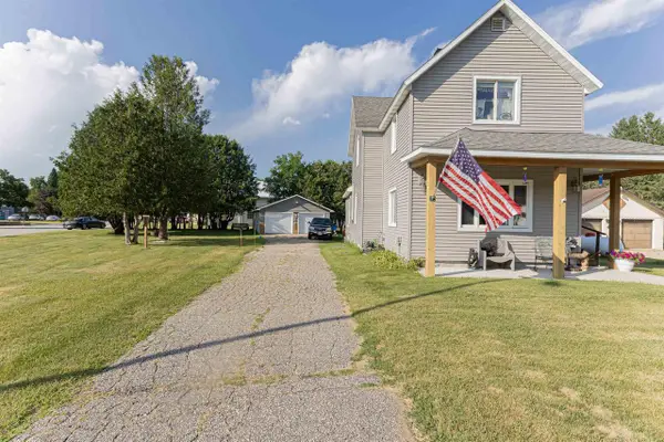 650 SCHABOW STREET, Gresham, WI 54128