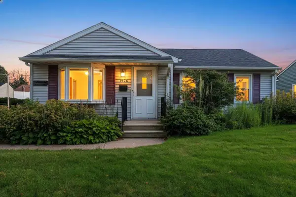 1926 HILLVIEW DRIVE, Green Bay, WI 54202