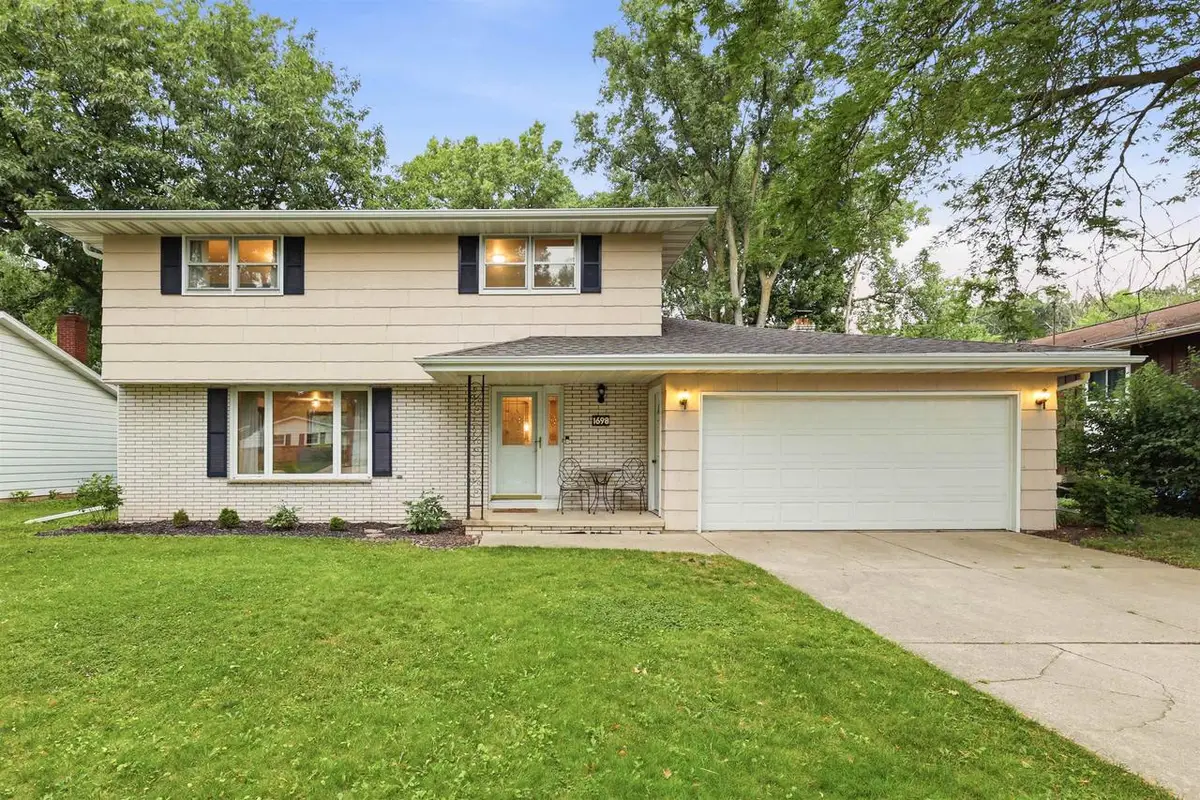 1698 BEAVER DAM DRIVE, Green Bay, WI 54304 - #1