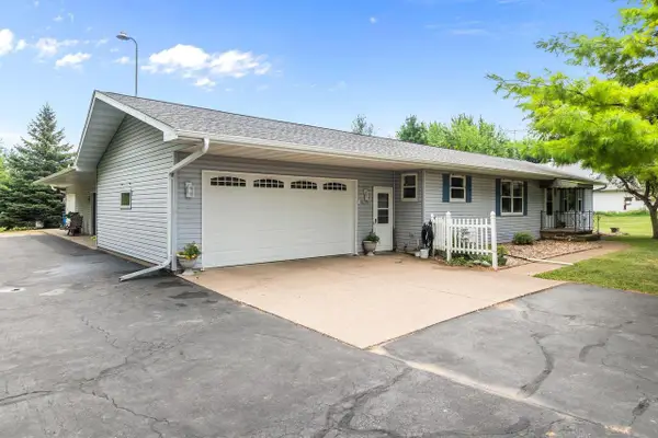 N1672 JULIUS DRIVE, Greenville, WI 54942