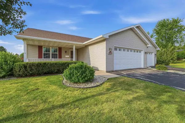 120 SOUTHLAKE CIRCLE, Fond Du Lac, WI 54935
