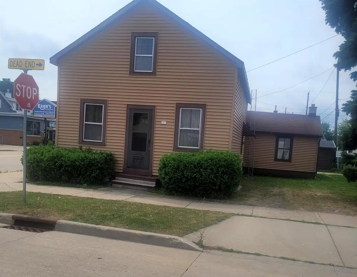 601 W 7TH AVENUE, Oshkosh, WI 54902 - #1