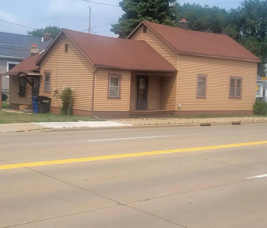 601 W 7TH AVENUE, Oshkosh, WI 54902 - #2