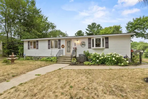 815 ELIZABETH AVENUE, Marinette, WI 54143