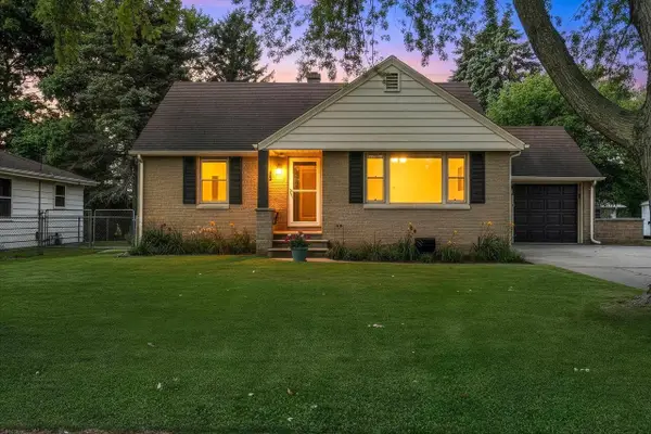 2116 MANITOWOC ROAD, Green Bay, WI 54302