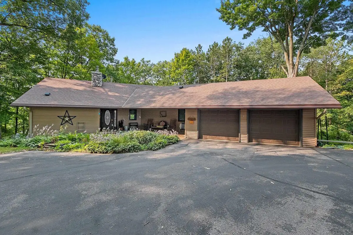 5600 FINNEGAN LAKE LANE, Gillett, WI 54124 - #1