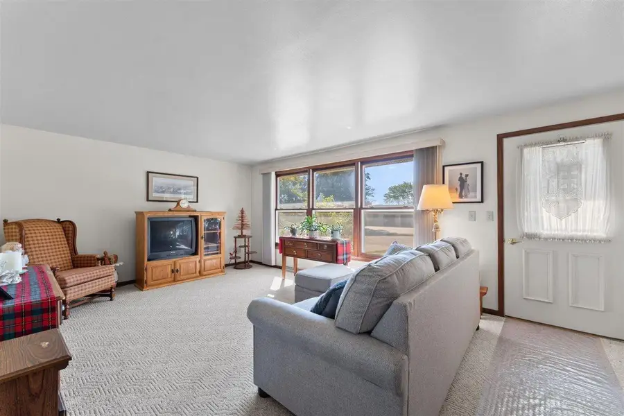 156 W HIGHLAND DRIVE, Oconto Falls, WI 54154 - #2