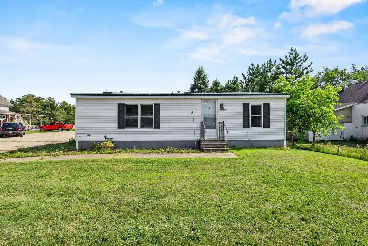 435 SWANKE STREET, Tigerton, WI 54486 - #1