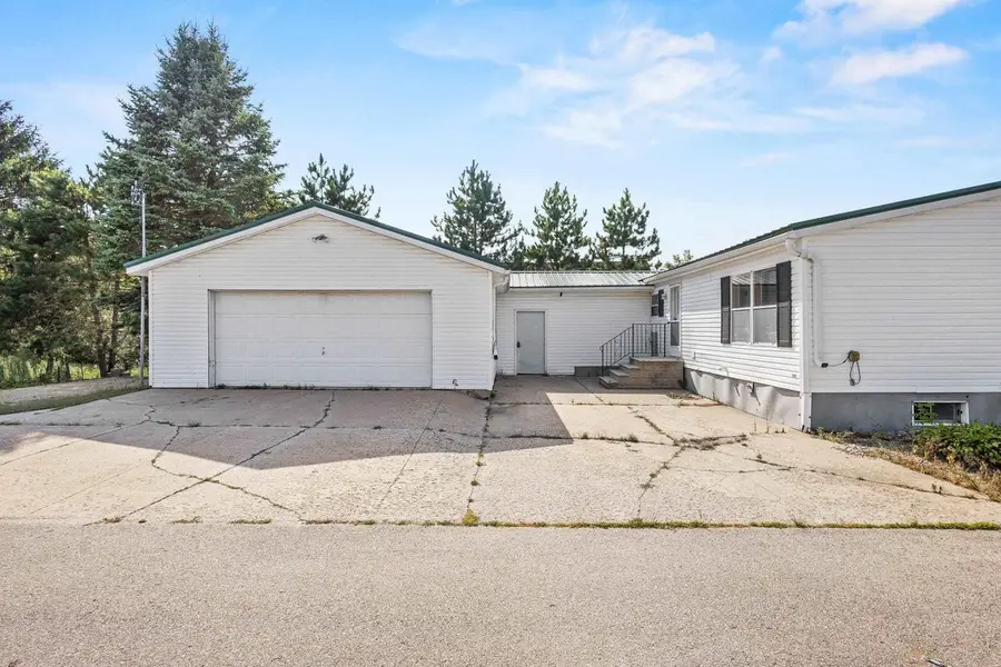 435 SWANKE STREET, Tigerton, WI 54486 - #2