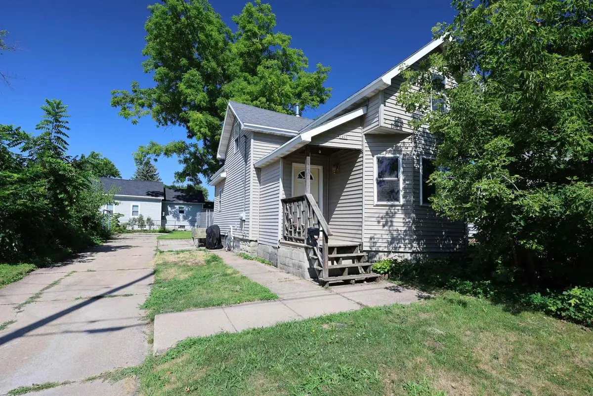 1407 N MAIN STREET, Oshkosh, WI 54901 - #1
