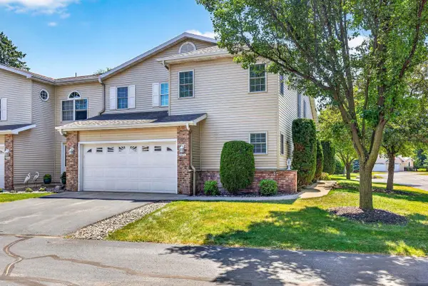 1027 E GREEN TREE COURT, Appleton, WI 54915