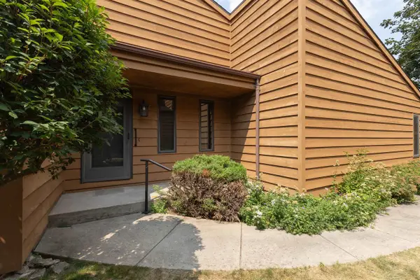901 E WINDFIELD PLACE, Appleton, WI 54911