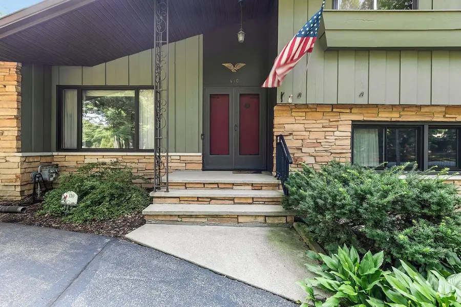 110 WOODSIDE COURT, Neenah, WI 54956 - #2