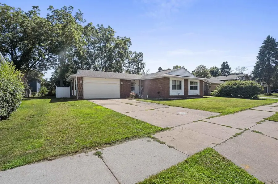 1235 E MURDOCK AVENUE, Oshkosh, WI 54901 - #3