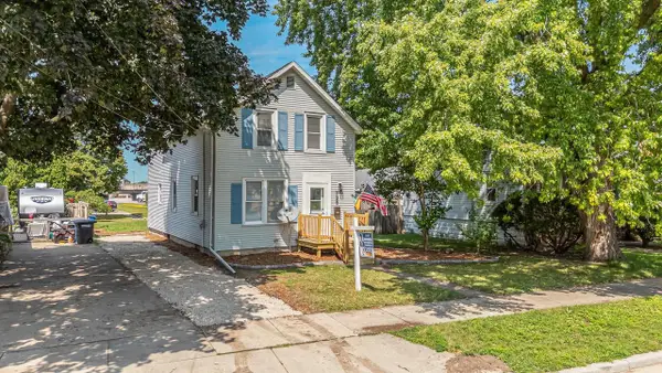 728 W 4TH AVENUE, Oshkosh, WI 54901