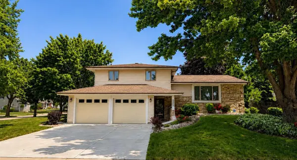 1600 BRENTWOOD DRIVE, Oshkosh, WI 54904