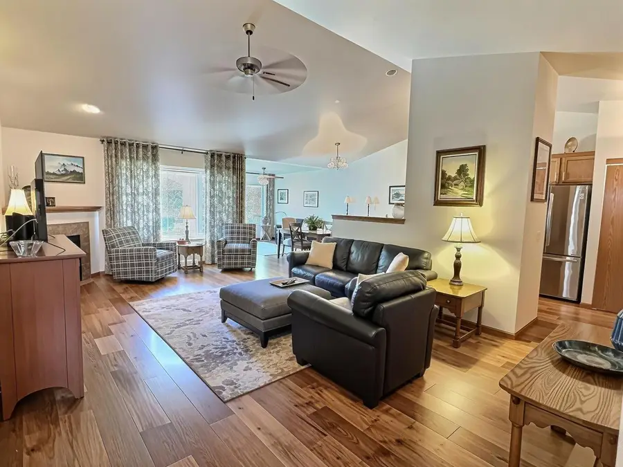 262 WYLDEWOOD DRIVE, Oshkosh, WI 54904 - #3