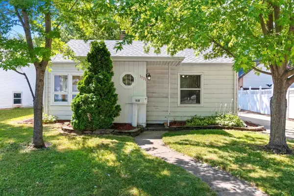 1531 W MURDOCK AVENUE, Oshkosh, WI 54901